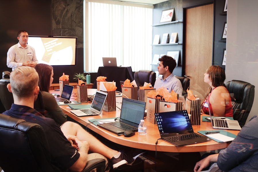 Display advertising presentation with banner creatives and audience targeting